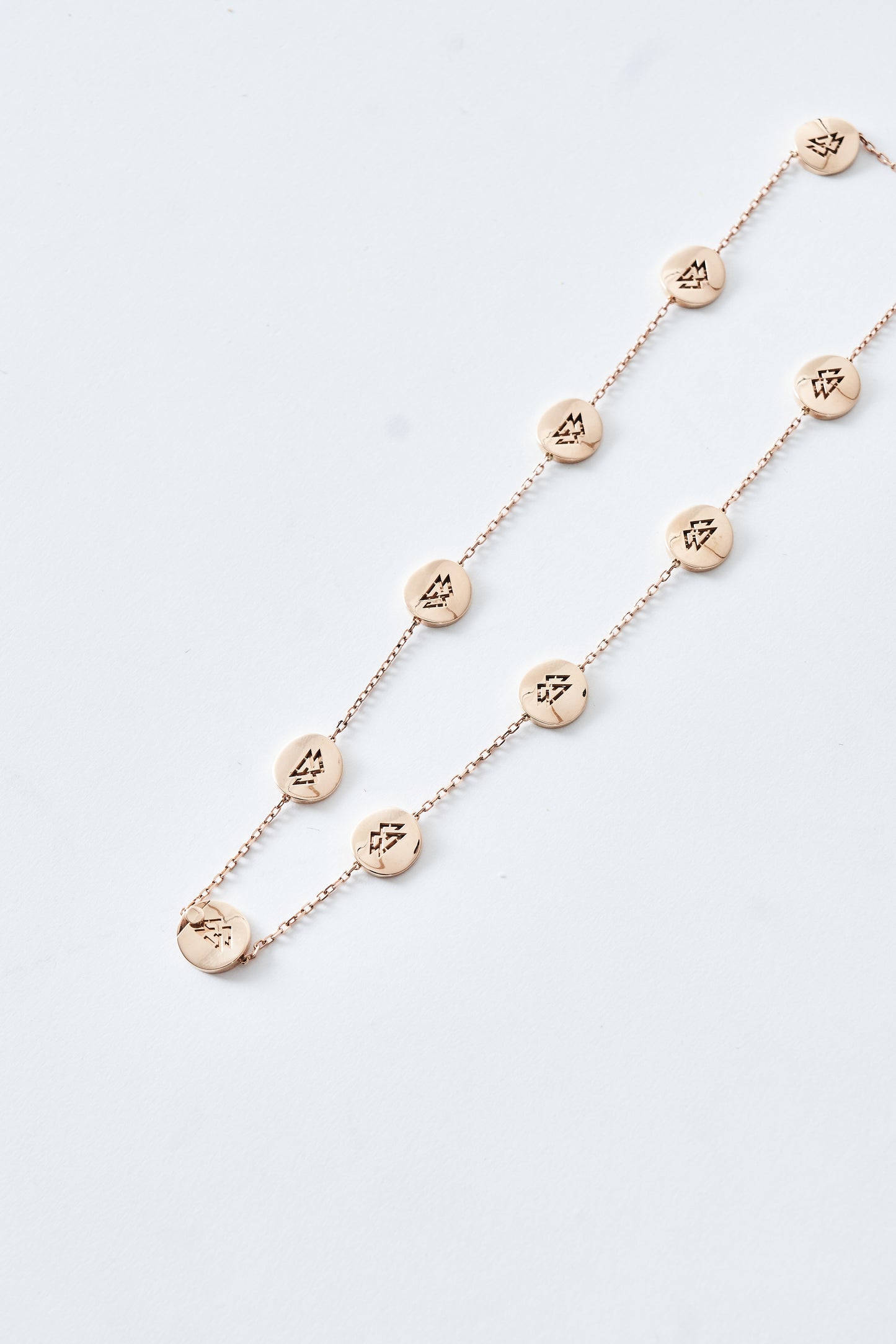 GOLDEN HOUR MOTIF NECKLACE