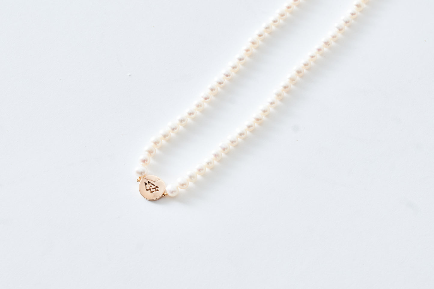 GOLDEN HOUR MOTHER PEARL NECKLACE