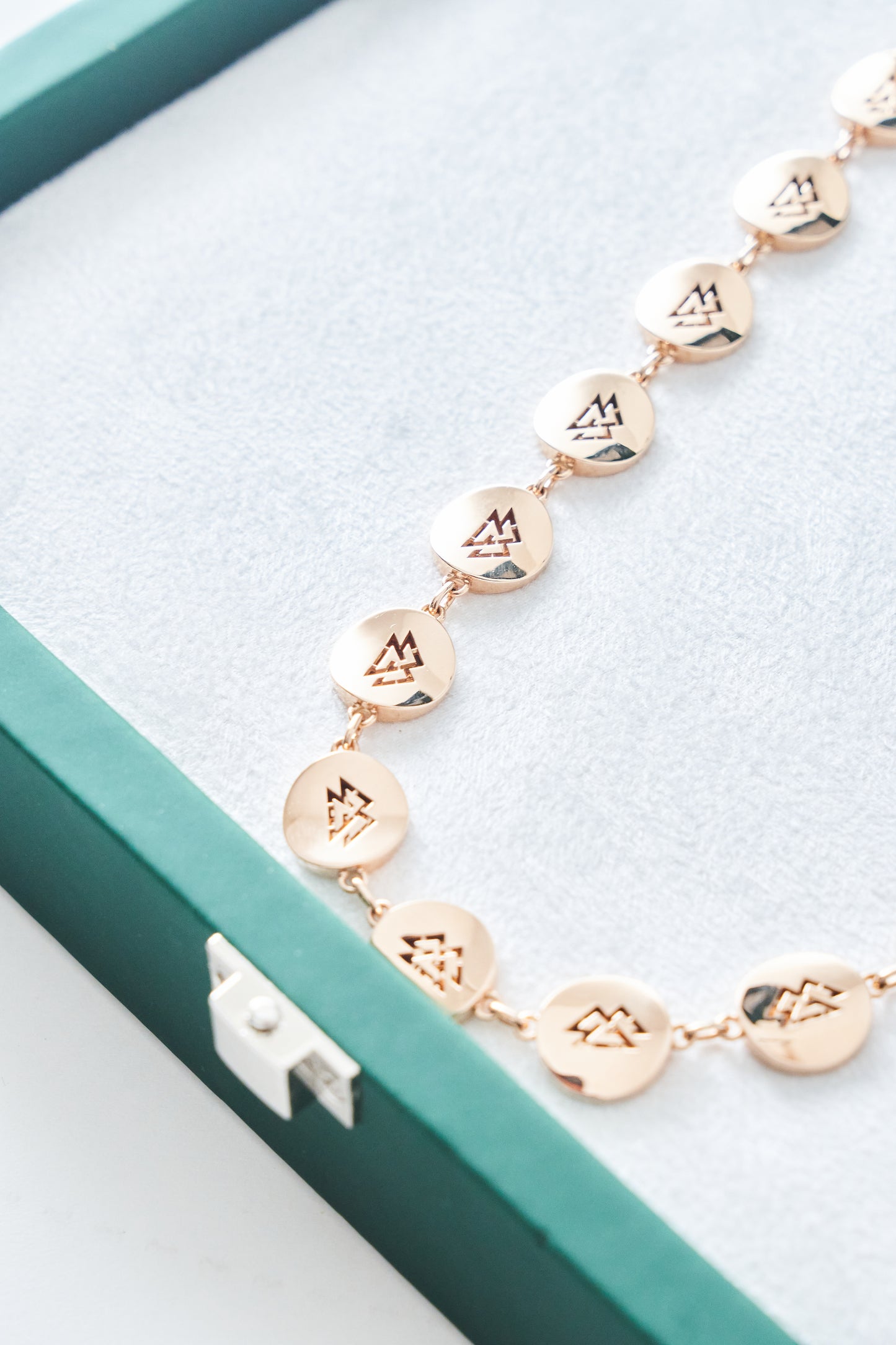 GOLDEN HOUR NECKLACE