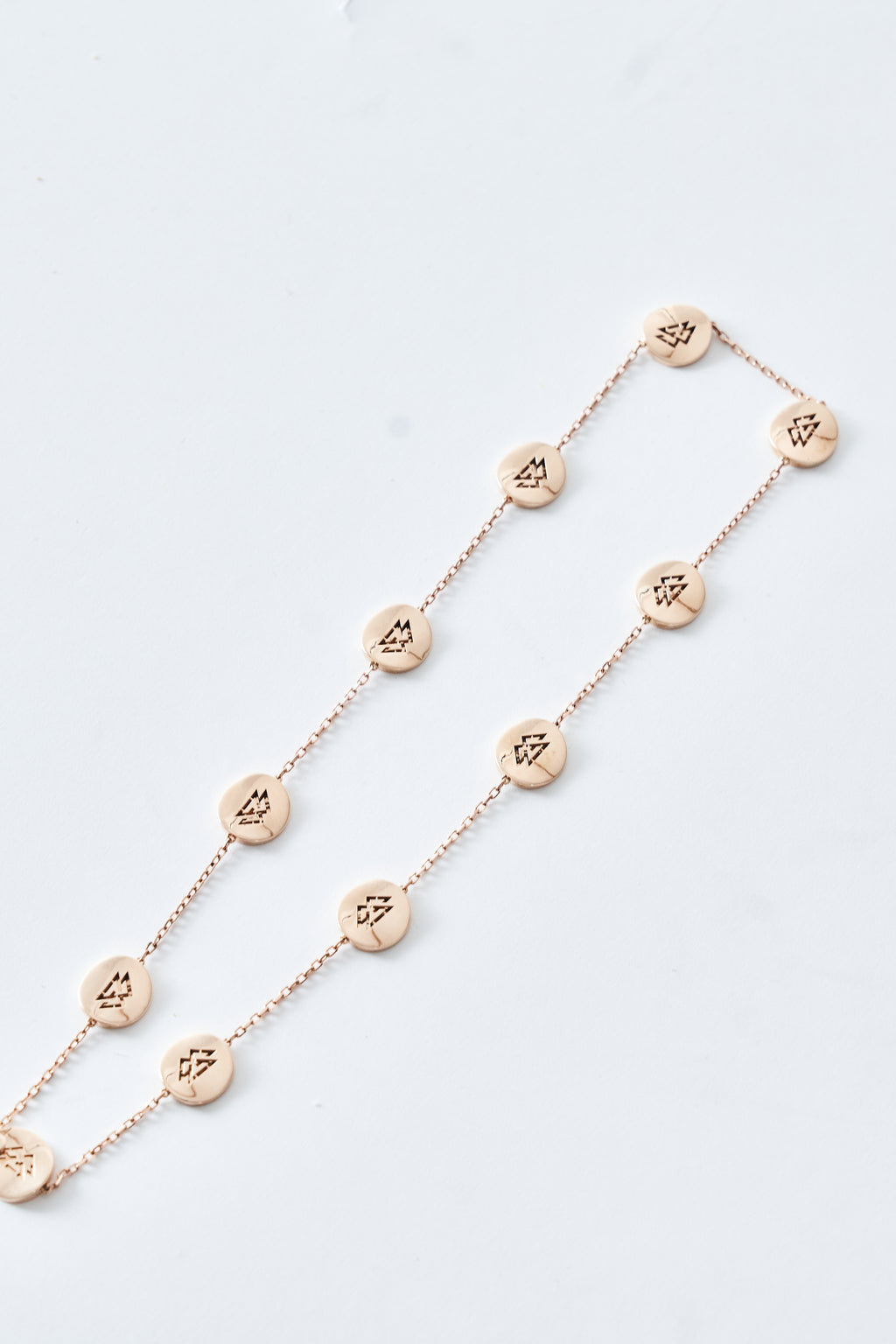 GOLDEN HOUR MOTIF NECKLACE