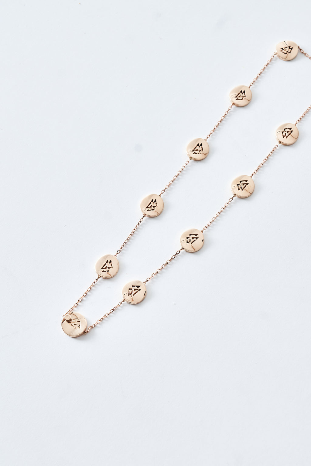 GOLDEN HOUR MOTIF NECKLACE