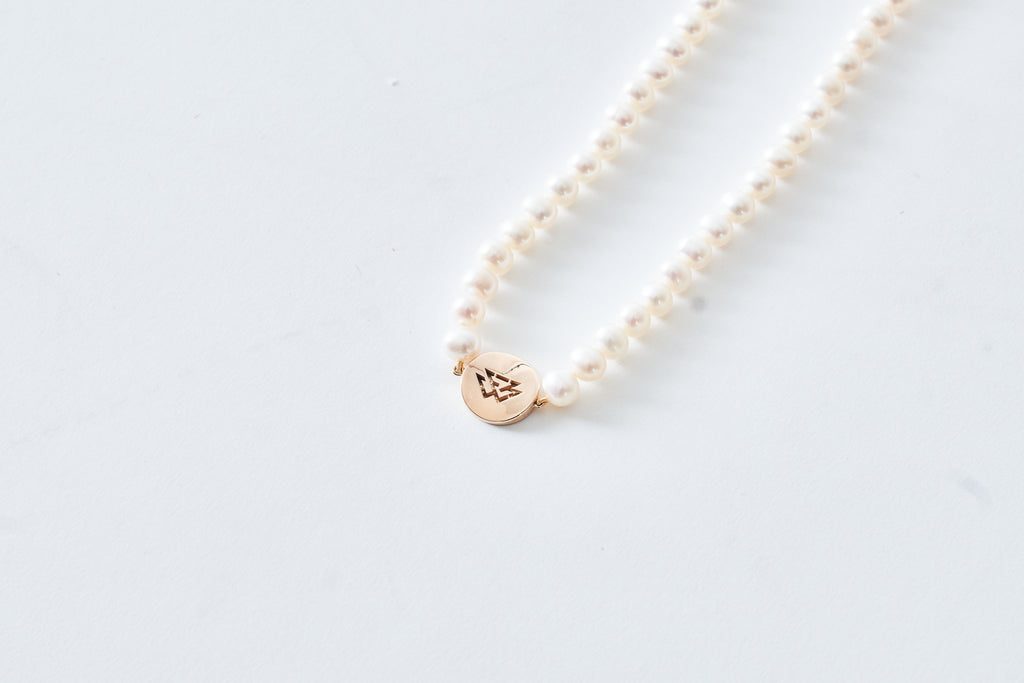 GOLDEN HOUR MOTHER PEARL NECKLACE